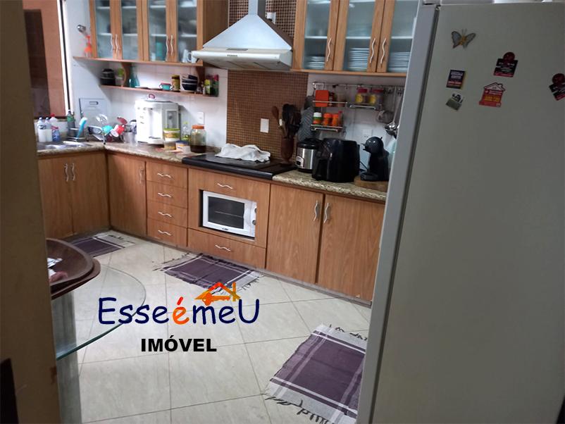 CASA TERREA 4 QUARTOS - JARDINS MADRI 390m²