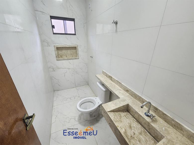 Linda casa pé direito duplo, 3 quartos com suíte em Residencial Petrópolis - Goiânia - GO