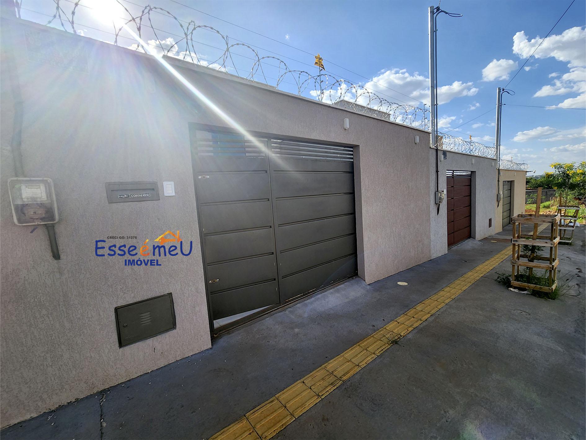 Linda casa Setor Santos Dumont, 3 quartos com suítee garagem para 2 carros