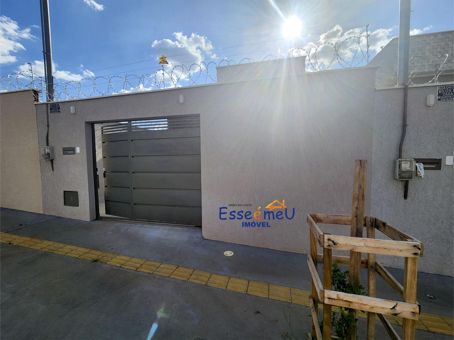 Linda casa Setor Santos Dumont, 3 quartos com suítee garagem para 2 carros