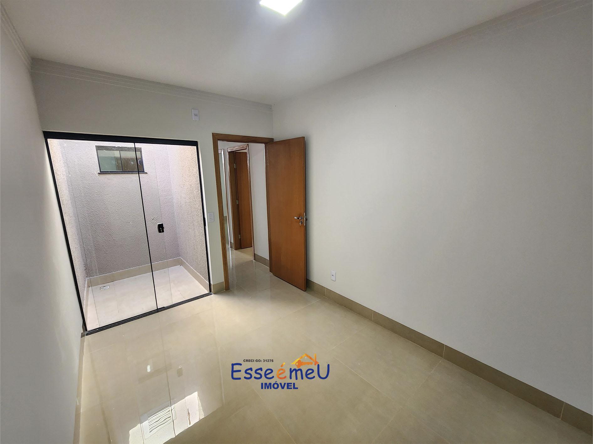 Linda casa Setor Santos Dumont, 3 quartos com suítee garagem para 2 carros