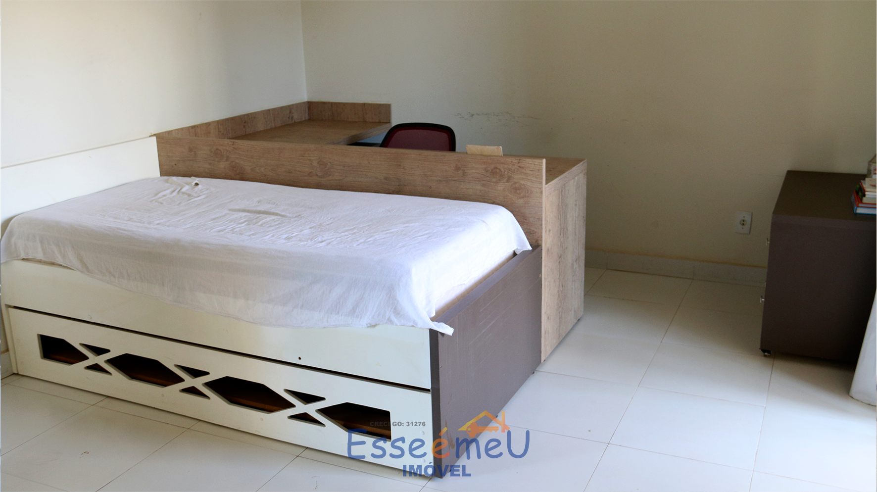 SOBRADO 5 QUARTOS JARDINS MADRI 370m²