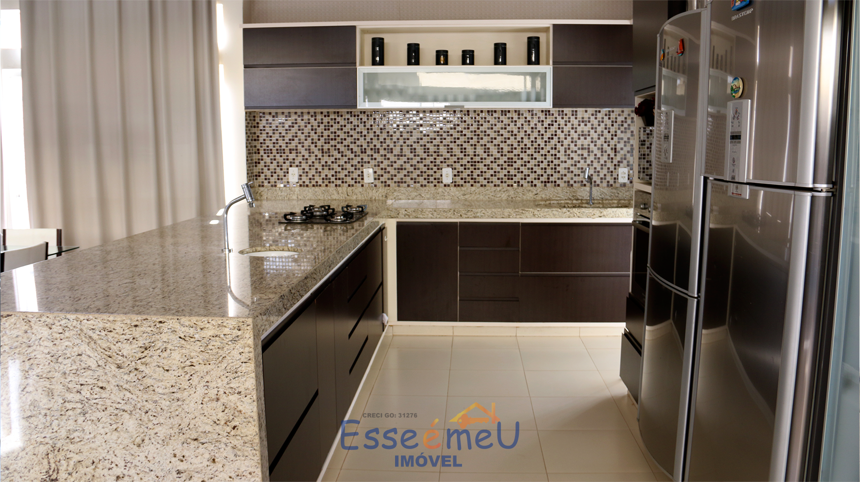 SOBRADO 5 QUARTOS JARDINS MADRI 370m²