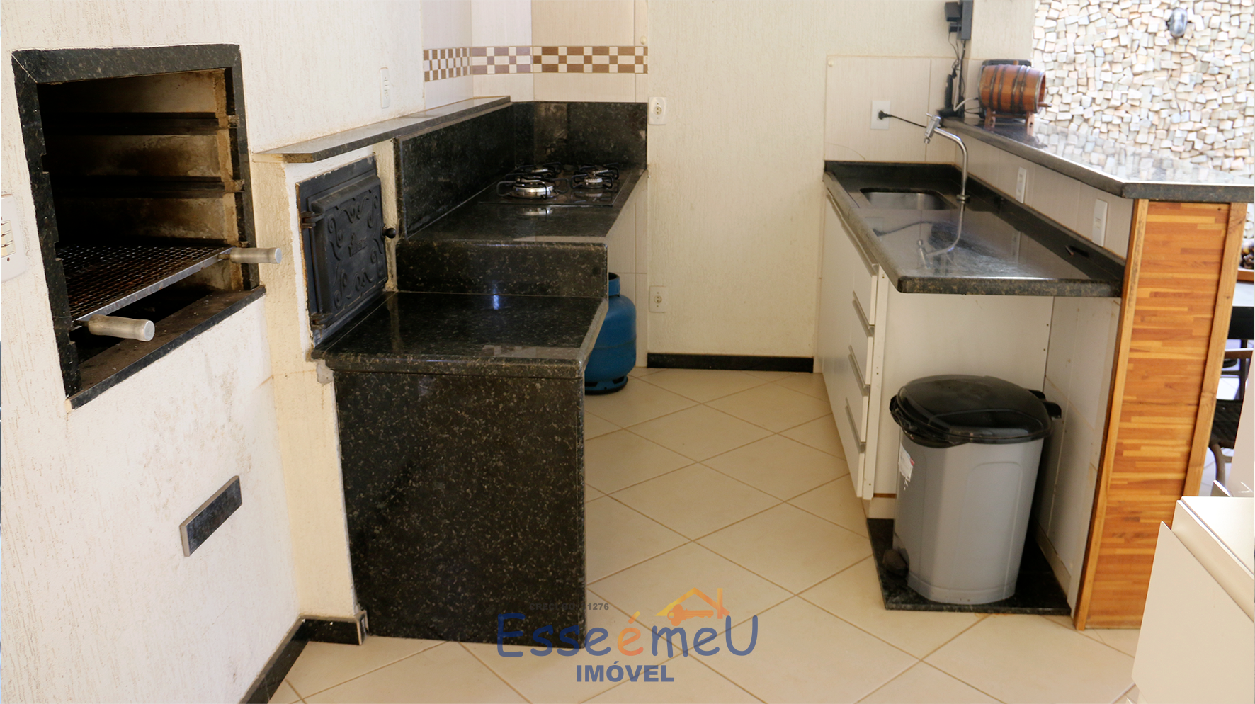 SOBRADO 5 QUARTOS JARDINS MADRI 370m²