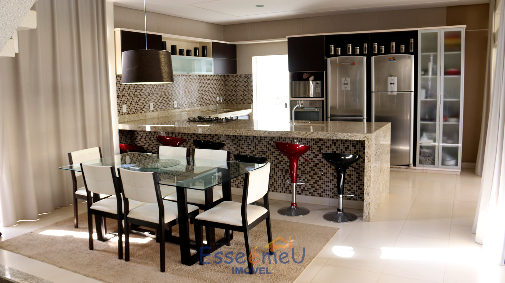 SOBRADO 5 QUARTOS JARDINS MADRI 370m²