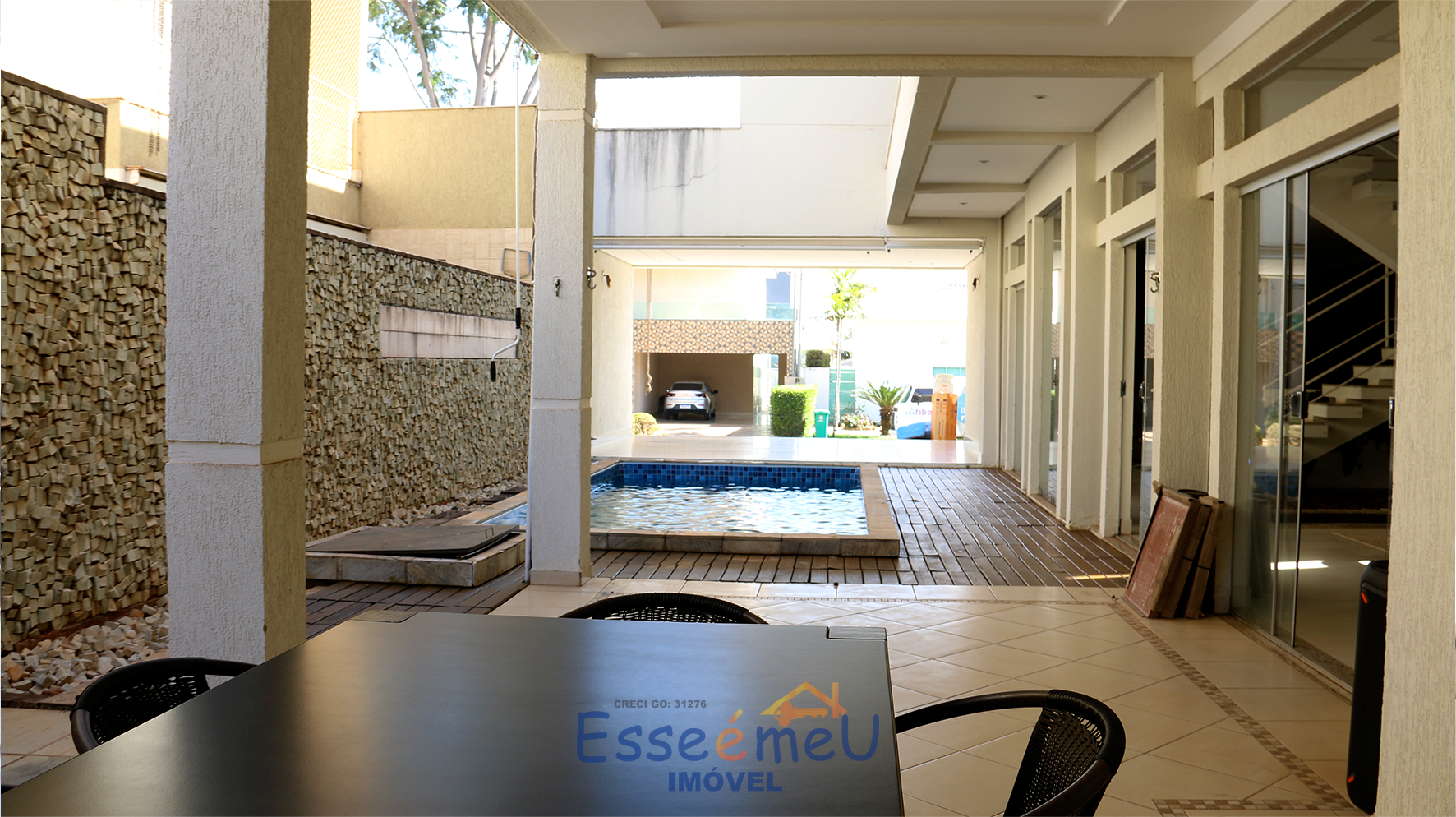 SOBRADO 5 QUARTOS JARDINS MADRI 370m²