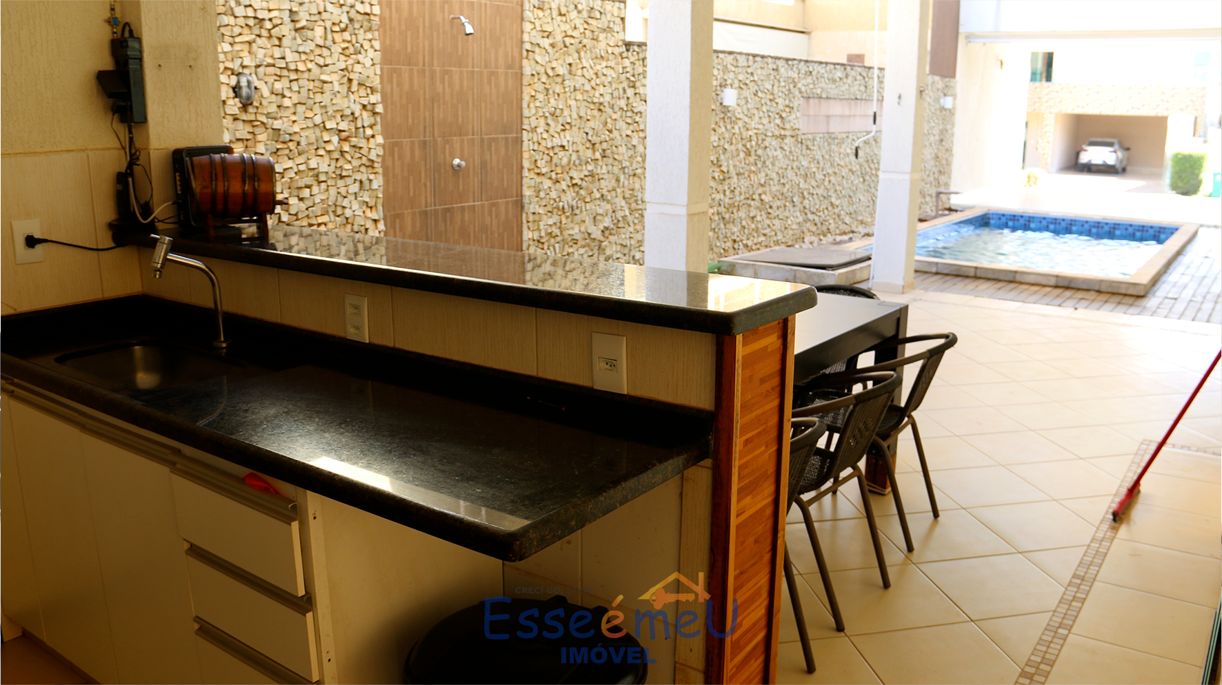 SOBRADO 5 QUARTOS JARDINS MADRI 370m²
