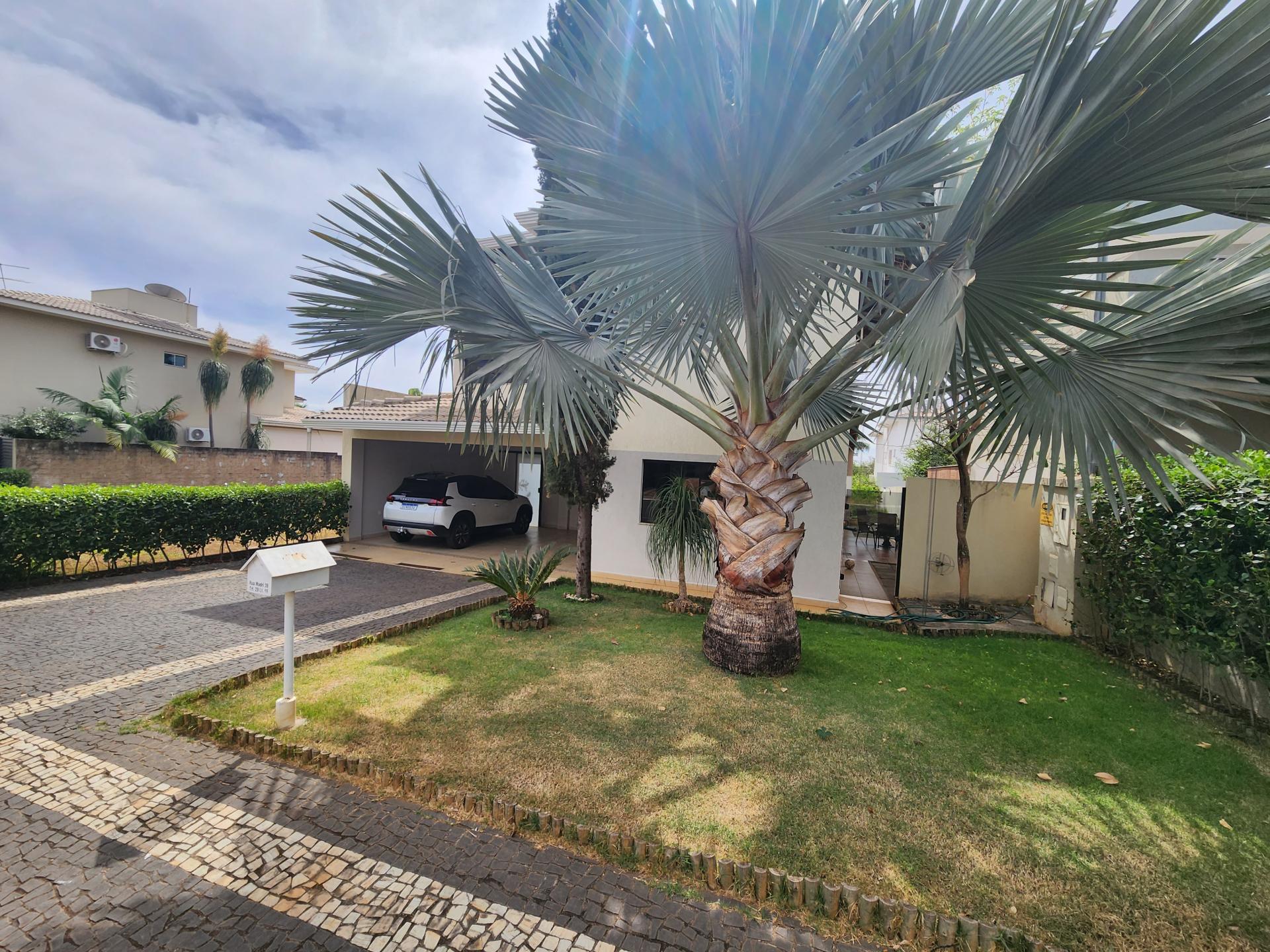 Sobrado Condomínio Jardins Madri 5 suítes