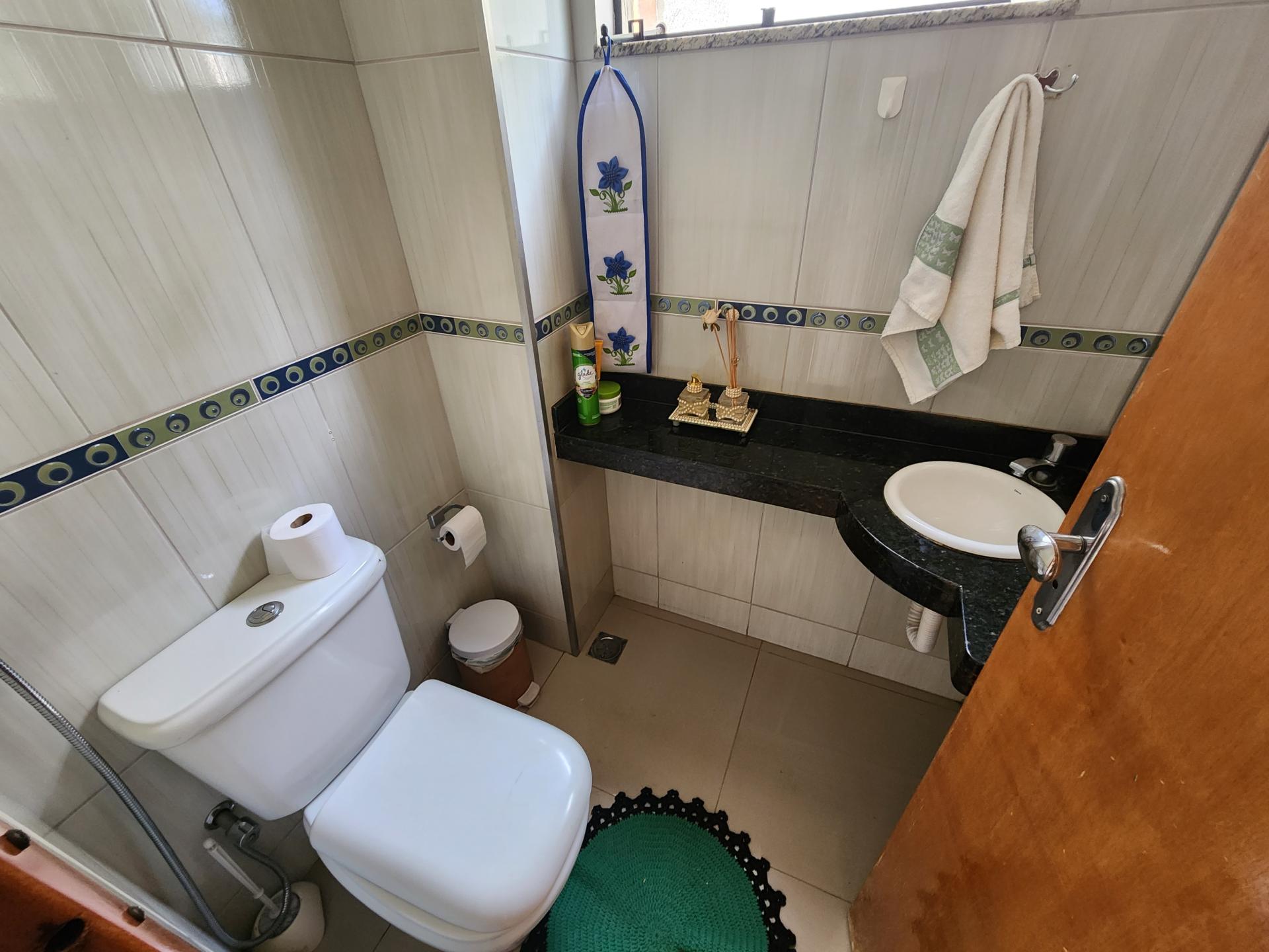 Sobrado Condomínio Jardins Madri 5 suítes
